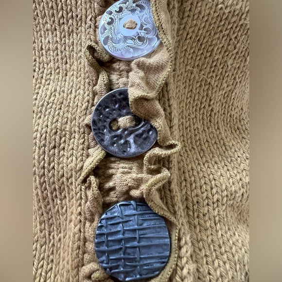 Pure Handknit Sweater - Picture 4 of 4